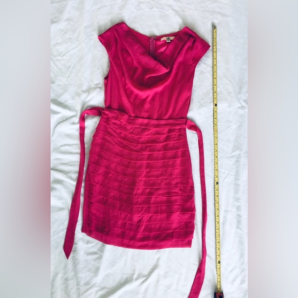Ya Los Angeles Dresses & Skirts - Ya Los Angeles silk hot pink short sleeveless scoop neck